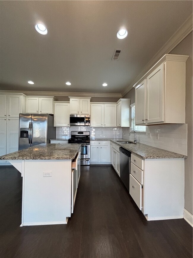 Building Photo - 4400 SW Eggersway Pl