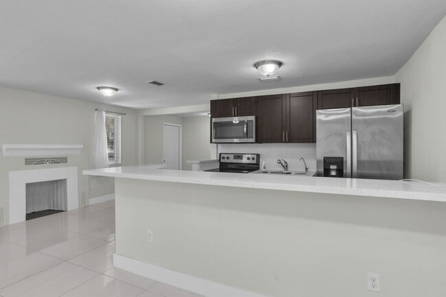 Building Photo - Rented