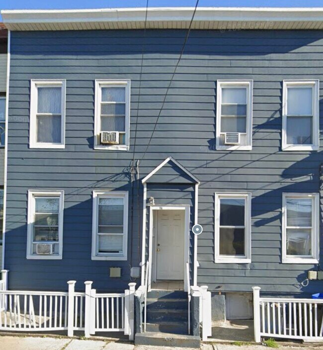 Building Photo - 16 Lewis Ave