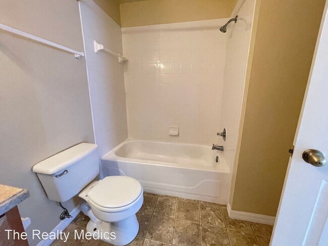 Building Photo - 2 br, 2 bath House - 1919 Summer Club Dr A...