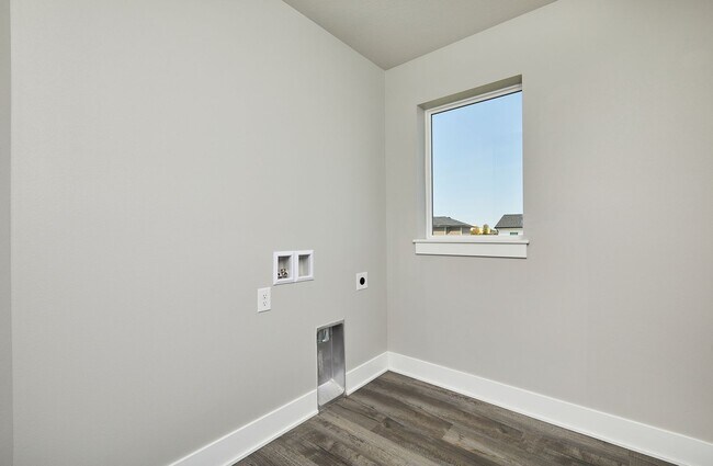 Building Photo - HOLIDAY LEASING SPECIAL!! 4 Bedroom, 3 Bathroom Home In Waukee!