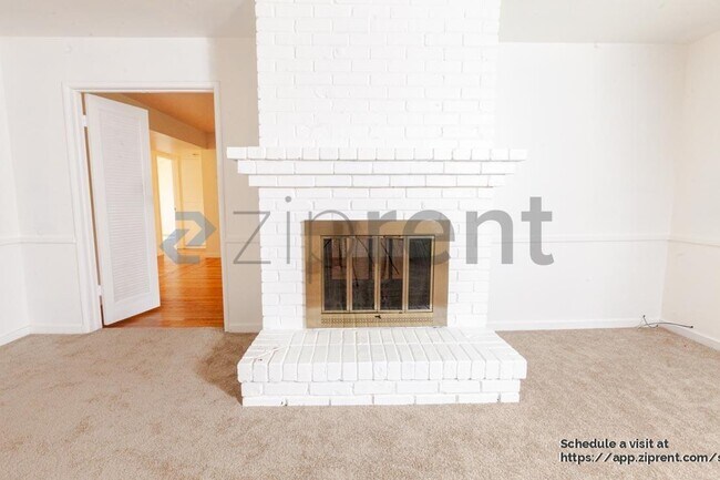 Building Photo - 4636 Goya Pkwy