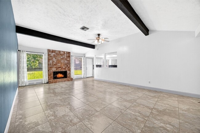 Building Photo - 3031 Shawnee Dr