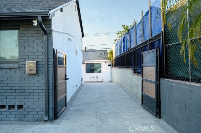 Building Photo - 915 Cornell Dr