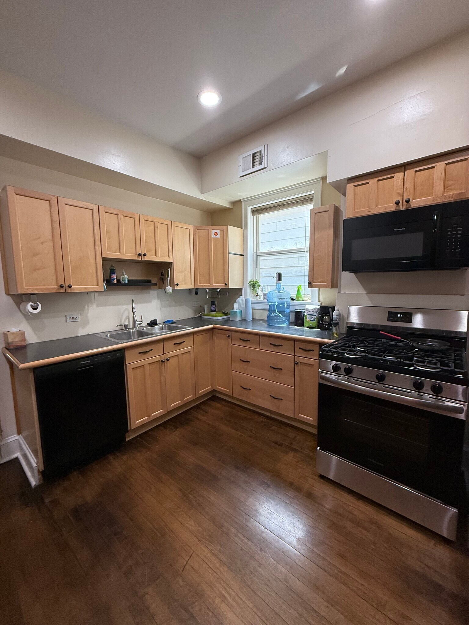 Building Photo - 3252 W Crystal St