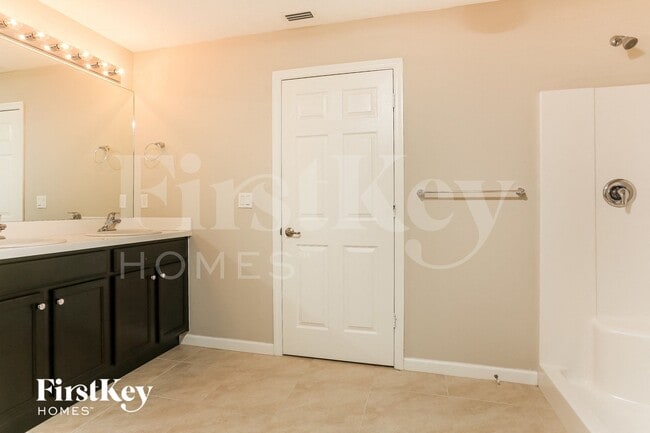 Building Photo - 3921 SW Kabane St