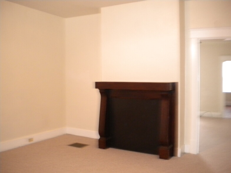 bedroom - 104 Ruth St