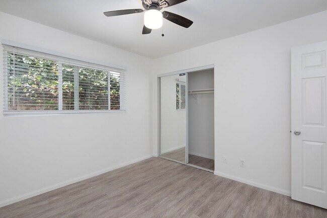 Building Photo - *OPEN HOUSE: 8/22 10AM-12PM* 2BR in Carlsb...
