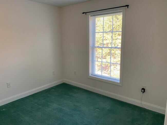 Building Photo - 59 Cluff Rd