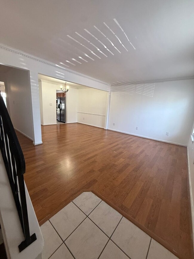 Building Photo - Beautiful 3-Bedroom, 2.5-Bathroom Townhous...