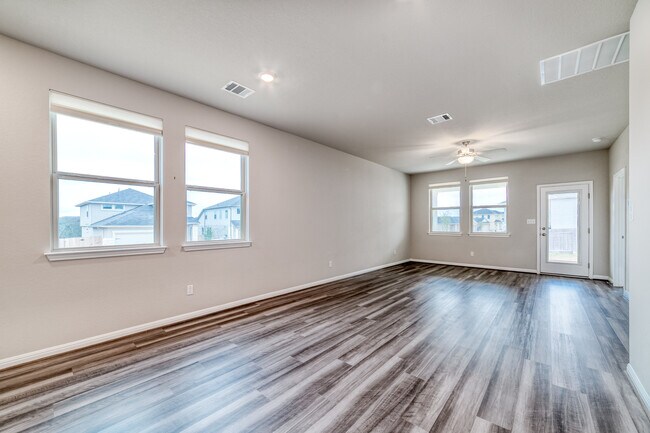 Building Photo - 101 Red Cedar Ct