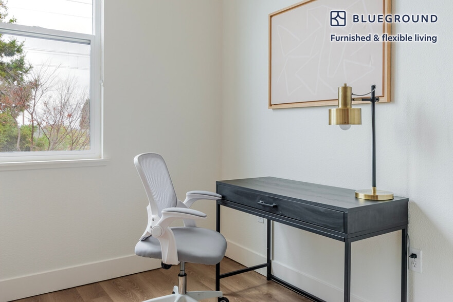 Building Photo - 441 El Camino Real