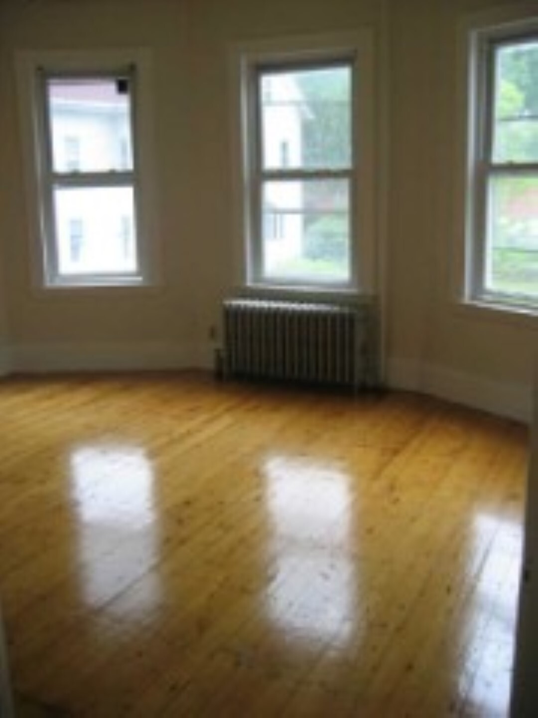 Building Photo - 55 Hillside St