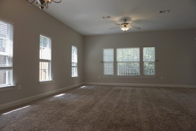 Building Photo - 108 Creve Core Dr