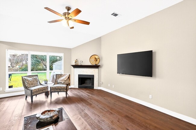 Building Photo - 2230 Howell Ave