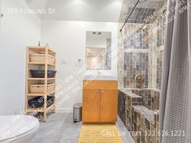 Building Photo - 389 Fowling St