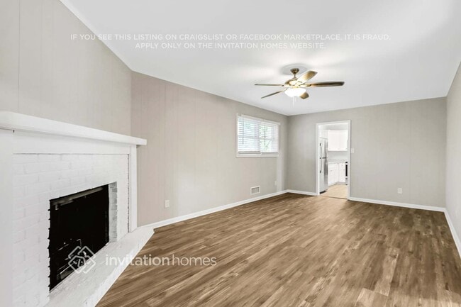 Building Photo - 3782 Lake Dr SE