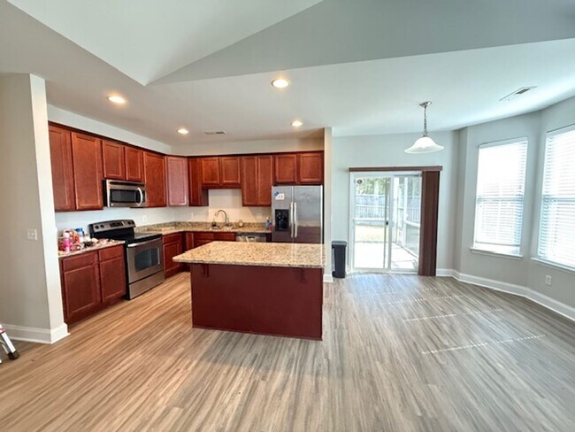 Building Photo - 3 Bedroom 2 Bath House in Brickhope Greens - Goose Creek