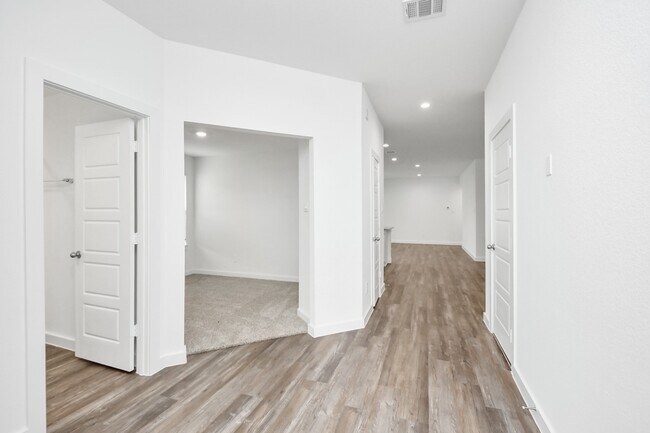 Building Photo - 8718 Partridge Ct