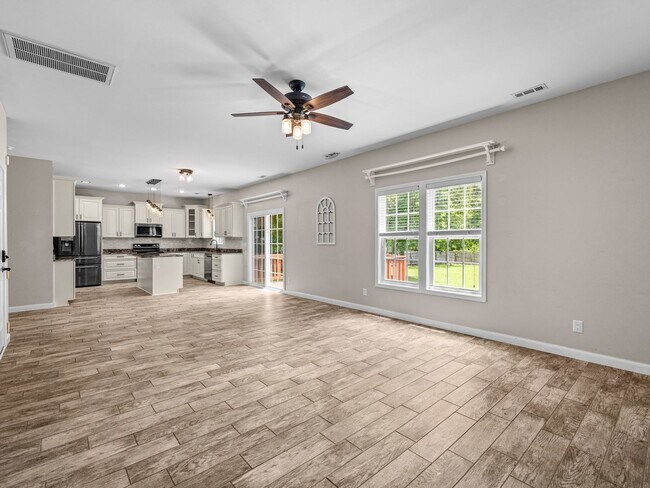 Building Photo - 156 Old Beechtree Ln
