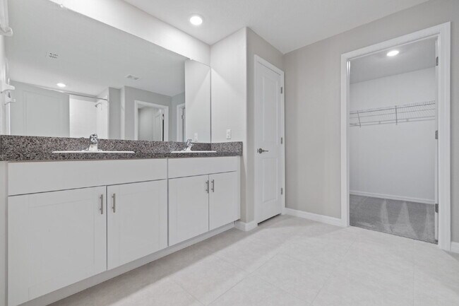 Building Photo - "Internet & Cable Included"  Epperson community Charming 4-Bed one floor house in Wesley Chapel –...