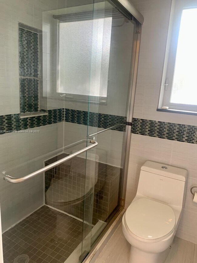 Building Photo - 1001 Surfside Blvd