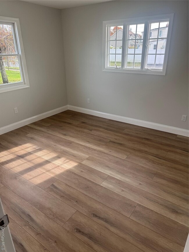 Building Photo - 10 Vermont St