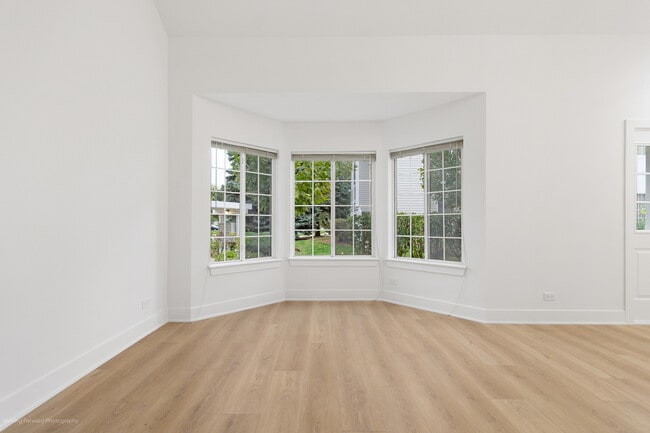 Building Photo - 372 Windsong Ct