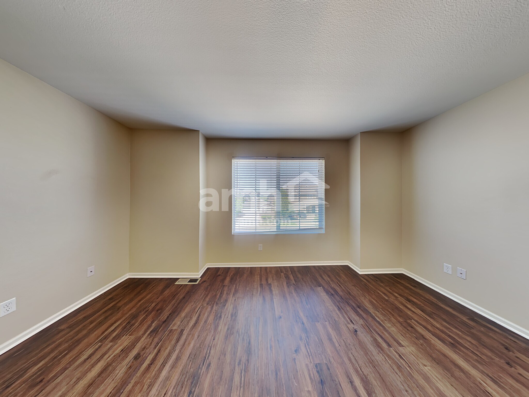 Building Photo - 18644 E 47th Ave