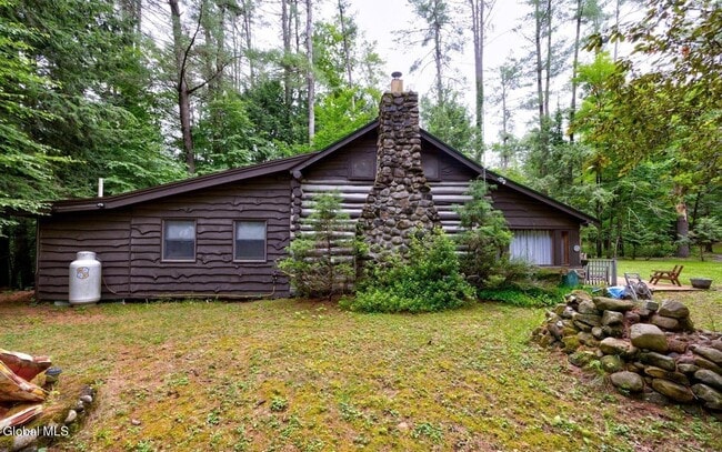 Building Photo - 33 Chuckwagon Trail