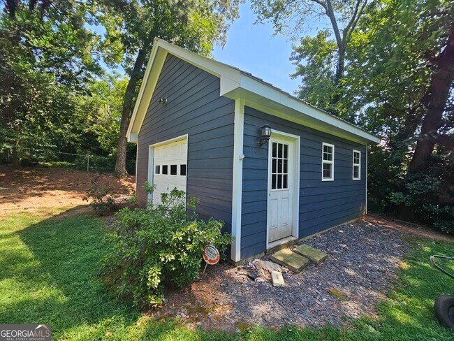 Building Photo - 3293 Covington Hwy