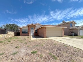 Building Photo - Northeast El Paso 4 Bed, 2 Bath close to Ft Bliss!