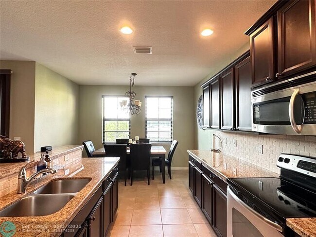 Building Photo - 5115 Gramercy Square Dr
