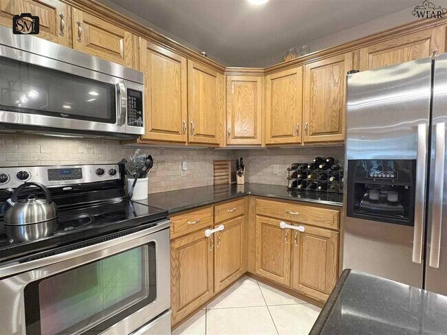 Building Photo - 4801 Shenandoah Dr