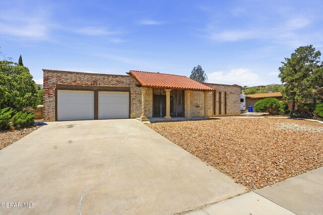 Building Photo - 3329 Old Spanish Trail