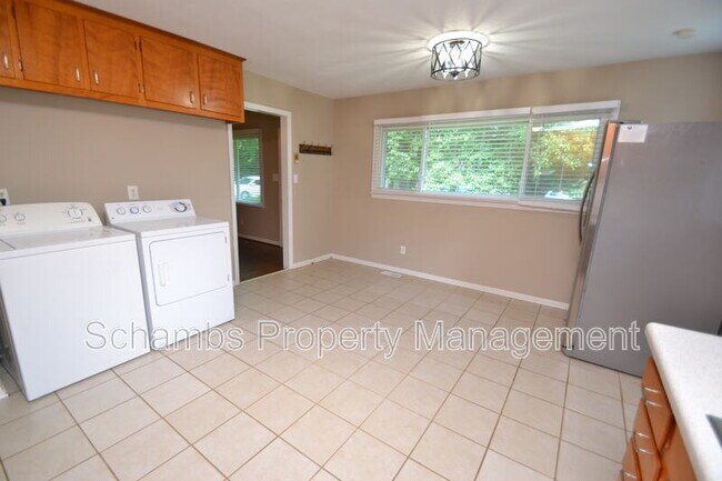 Building Photo - 5131 Lundy Dr