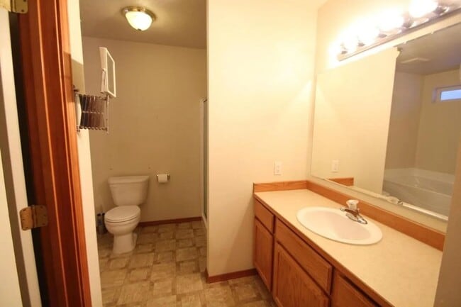Building Photo - Charming Rancher for Rent in Sunshine Meadows