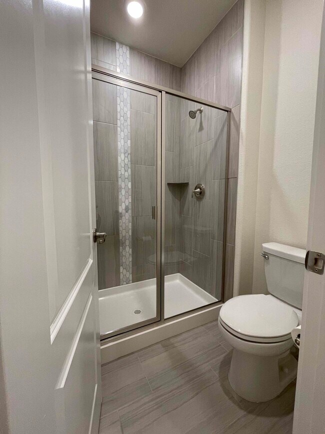 Building Photo - 8781 S Wenatchee Ct