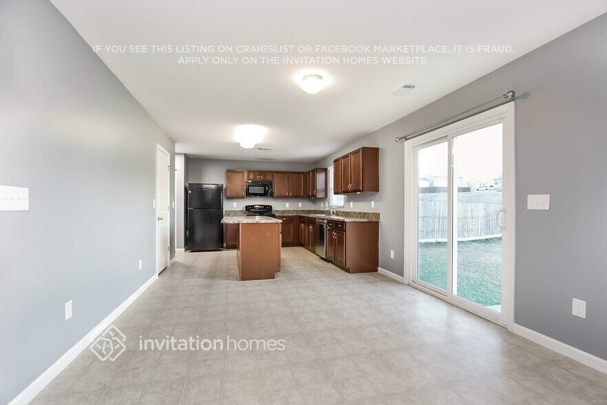 Building Photo - 3774 Willow Creek Rd