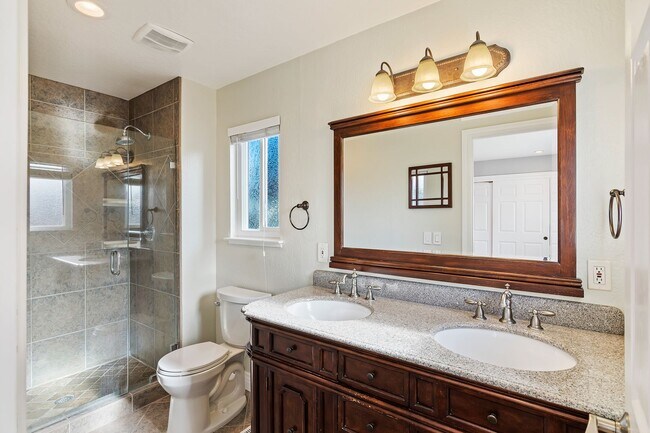 Building Photo - Great single story home in Benicia With All Utilities Included
