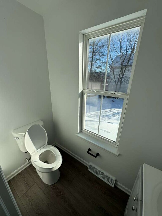 Building Photo - 333 Wylie Ave