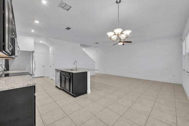 Building Photo - 1351 Merrydale Wy