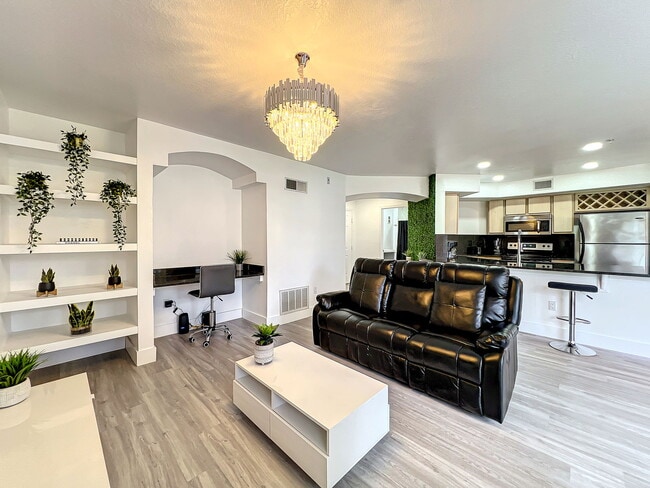 Building Photo - Westpointe Boulevard, Orlando, FL 32835 - 1 BR 1 BA condo