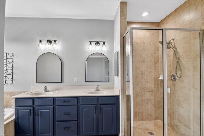 Building Photo - 10457 Wellington Parc Dr