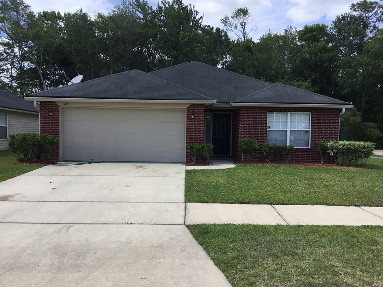 Primary Photo - 6701 Southern Oaks Dr