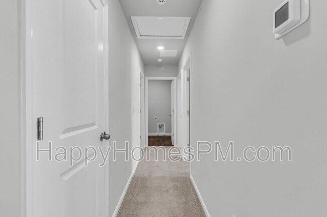 Building Photo - 303 Black Birch Dr