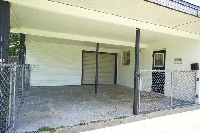 Building Photo - 971 Fulton Ln NE