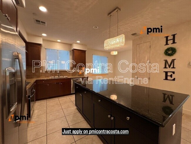 Building Photo - 5217 S Esprit Loop