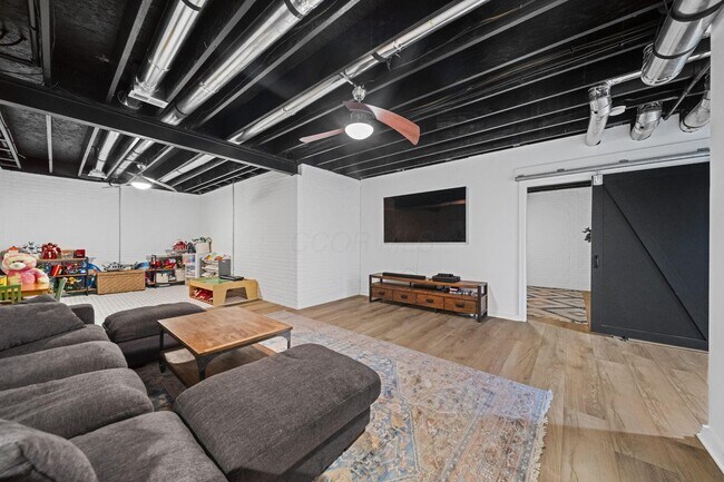 Building Photo - 10420 Pagoda Way