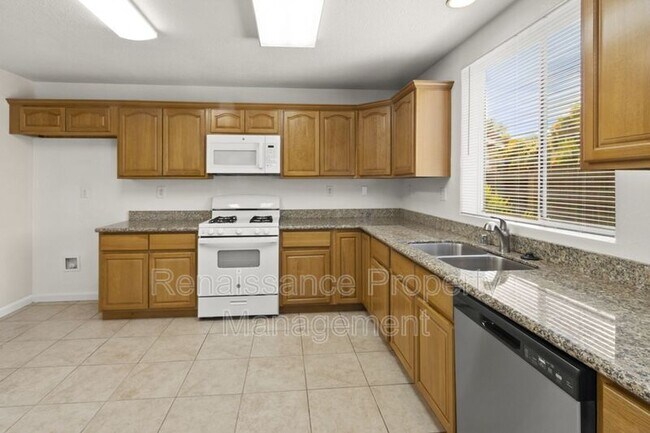 Building Photo - 433 Glenbriar Cir